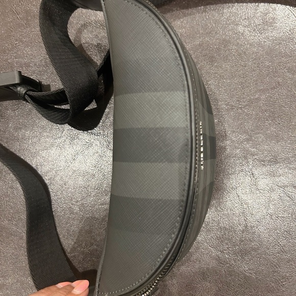 Burberry Cason Belt Bag in Charcoal - Picture 6 of 8